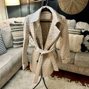 EUC Laundry by Design cream quilted trench coat